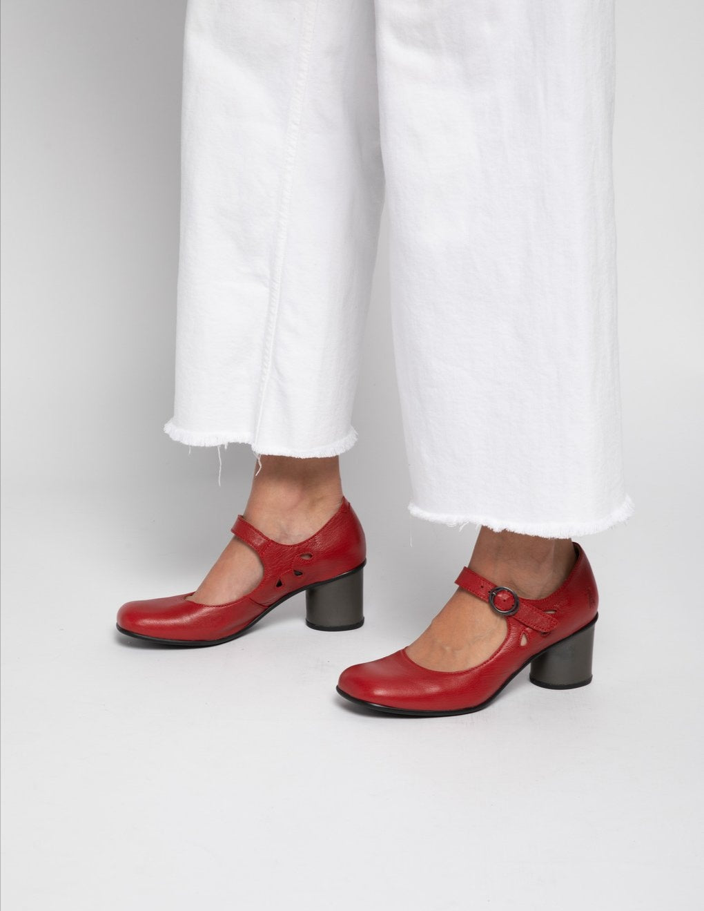 Red Mary Jane Shoes, Women's Fashion, Footwear, Flats & Sandals on Carousell